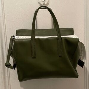 Harmin olive green leather bag with large white zipper